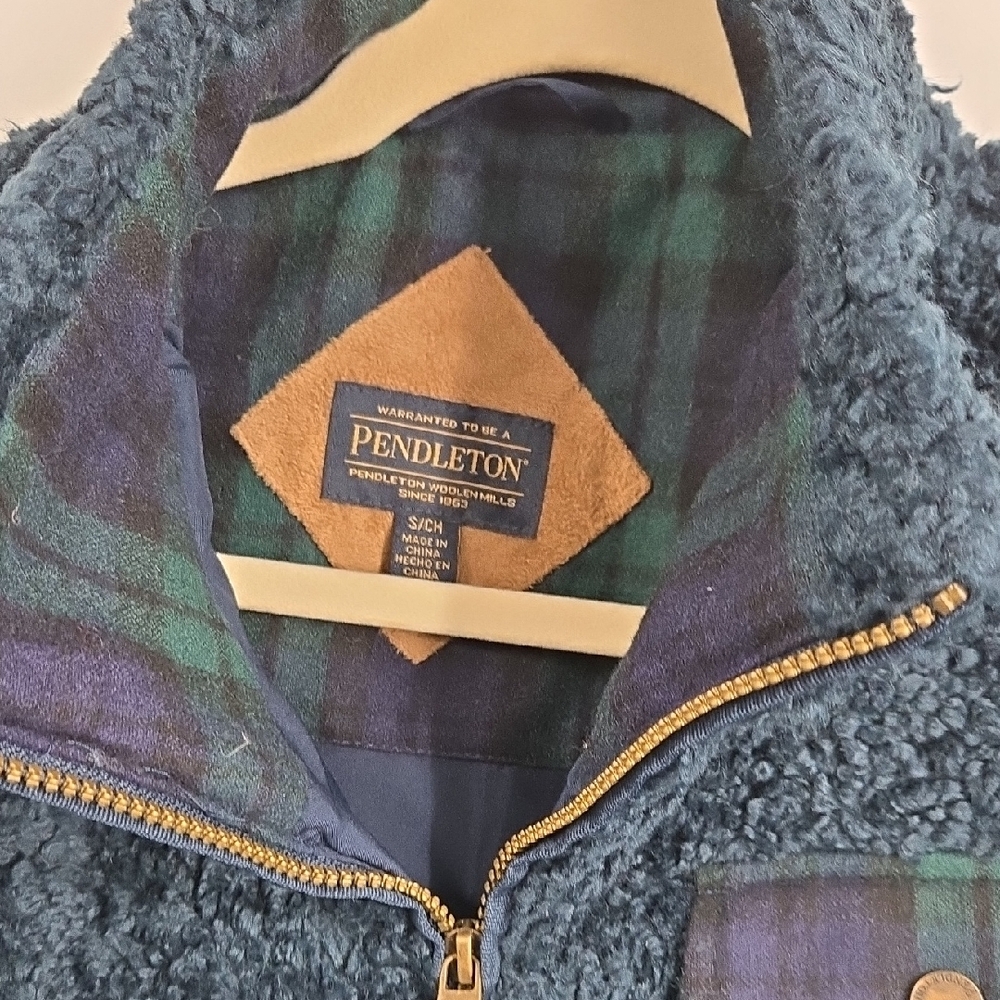 Pendleton Women's Deep Blue Teddy Jacket - image 3